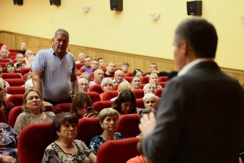 «Будем делать все, что в наших силах»: белгородский губернатор встретился с отселенными жителями приграничья4