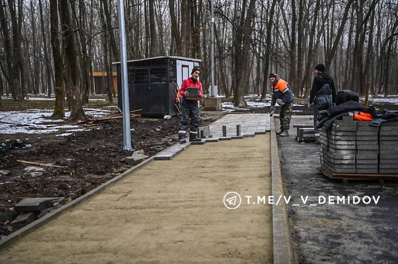 У Центрального парка Белгорода завершается строительство парковки4